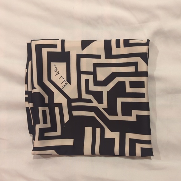 Scarves Bundle - Picture 7 of 7